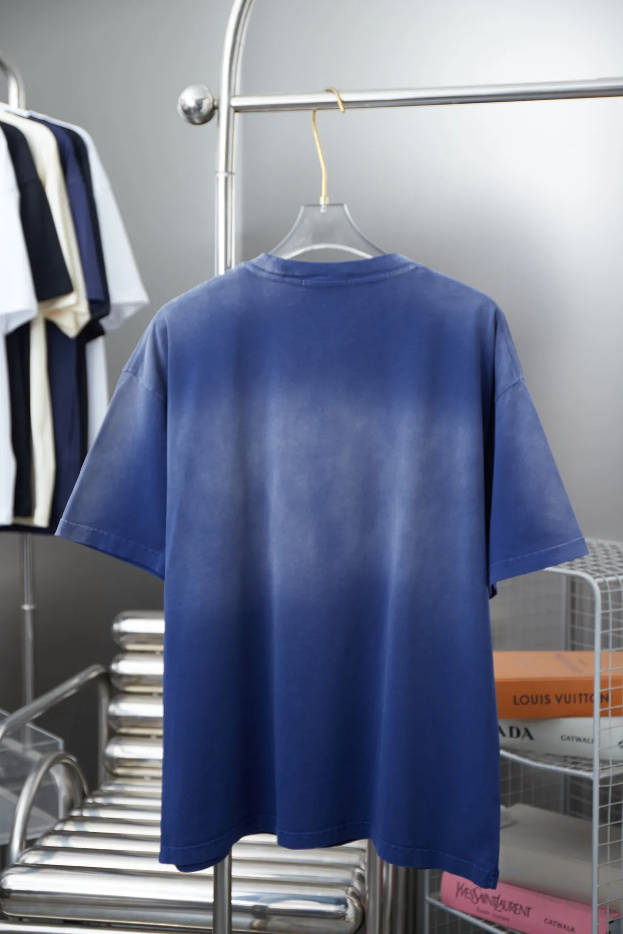🅿️240 Chrome Hearte 25SS early spring new style Chrome Heart toothbrush embroidered short sleeves Light luxury essential item for daily commuting for men and women Correct version Welcome to compare Detailed features · 280g 100% pure cotton double yarn jersey fabric · Custom dyed in the same vat with special bold 32-count double-ply 1X1 thread · Crocodile toothbrush embroidery pattern➕Imported Australian matte pearl diamonds➕Thick plate texture Crocodile letters. Ready-made garments are dyed and then faded and fried with snowflakes. Then washed to make them look old. General washing to improve the effect·Double-needle stitching and cross-stitch process·Original main mark washed tag brand moisture-proof paper packaging Color: black/white/blue Size: S/M/L/XL